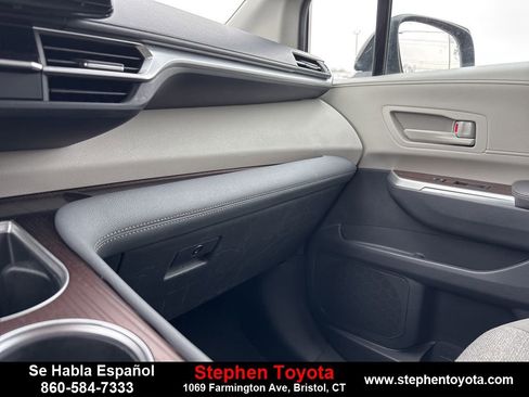 Used 2024 Toyota Sienna LE image 25