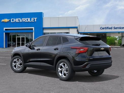 New 2026 Chevrolet Trax LS w/ LS Convenience Package FWD image 3