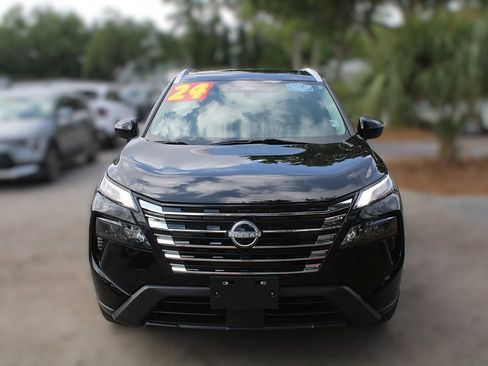 Used 2024 Nissan Rogue SV w/ SV Premium Package FWD image 17
