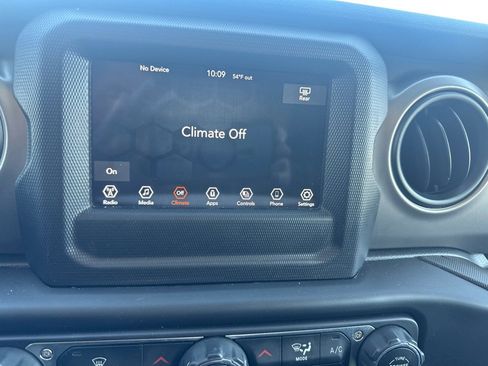 Used 2021 Jeep Wrangler Sport AWD/4WD image 28