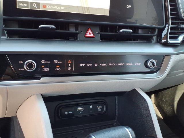 Used 2024 Kia Sportage EX FWD image 15
