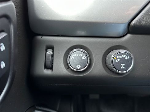 Used 2018 Chevrolet Tahoe 4WD w/ Remote Keyless Entry Package image 18