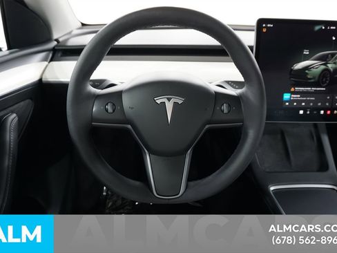 Used 2024 Tesla Model Y Long Range AWD/4WD image 29