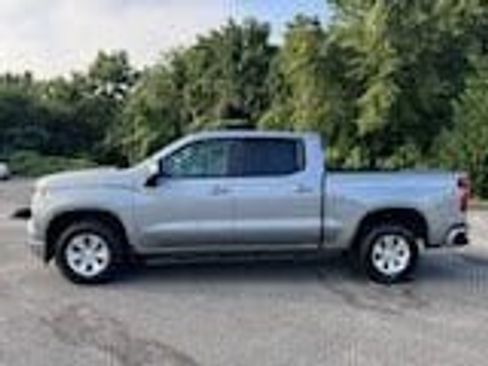 Used 2023 Chevrolet Silverado 1500 LT w/ Protection Package RWD image 3