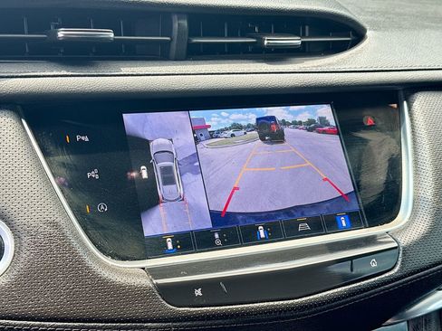 Used 2024 Cadillac XT5 Sportv w/ Technology Package AWD/4WD image 13