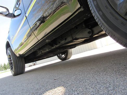 Used 2010 Cadillac Escalade Premium AWD/4WD image 9