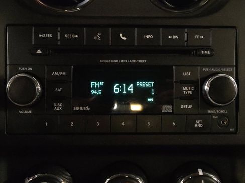 Used 2016 Jeep Patriot Sport image 25