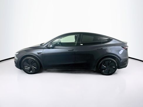 Used 2026 Tesla Model Y 2WD image 4