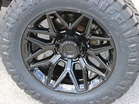 Used 2024 RAM 2500 Big Horn w/ Off Road Package AWD/4WD image 16