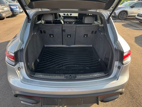 Used 2022 Porsche Macan image 14
