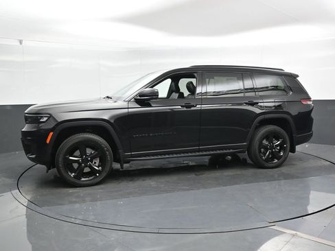 New 2025 Jeep Grand Cherokee L Altitude image 6