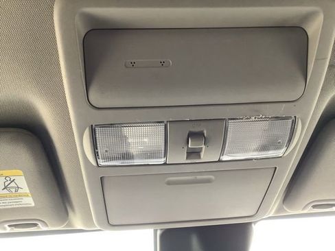 Used 2022 Nissan Frontier SV image 32