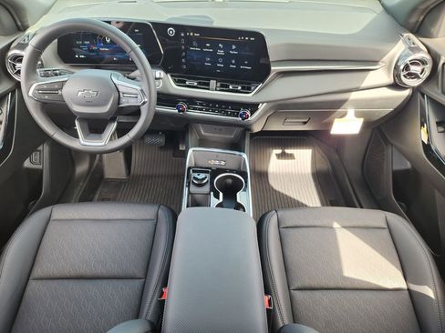 New 2026 Chevrolet Equinox LT FWD image 18