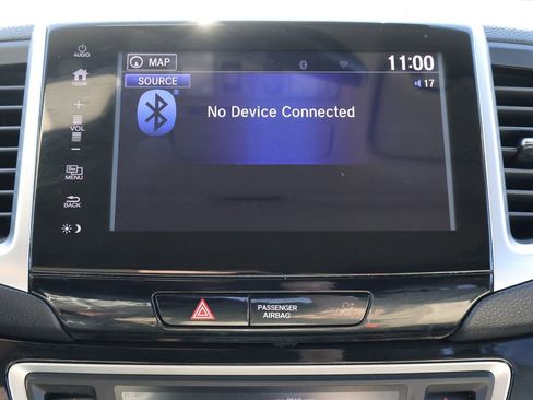 Used 2018 Honda Pilot Touring image 28