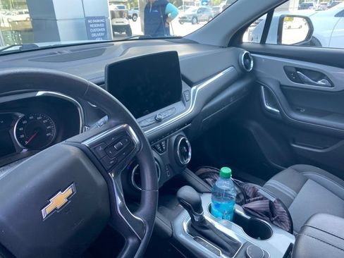 Used 2023 Chevrolet Blazer LT w/ Convenience Package FWD image 6