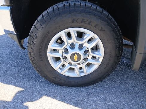 Used 2020 Chevrolet Silverado 2500 LT AWD/4WD image 15