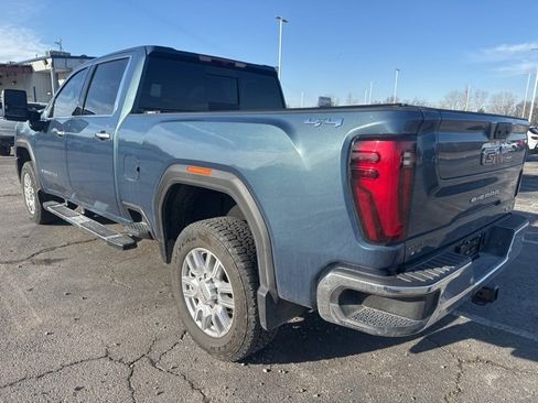 Used 2024 GMC Sierra 2500 SLT w/ SLT Convenience Package image 4