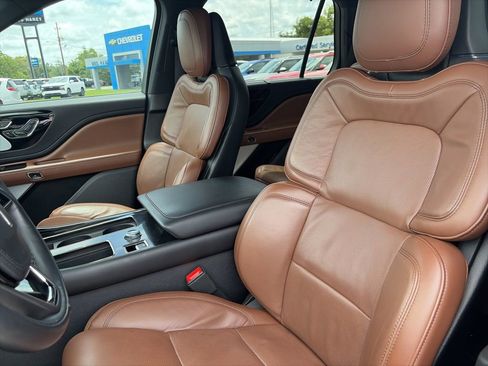 Used 2023 Lincoln Aviator Reserve w/ Equipment Group 201A AWD/4WD image 25
