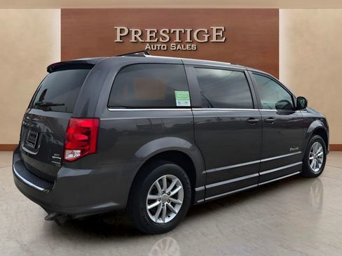 Used 2020 Dodge Grand Caravan SXT image 29