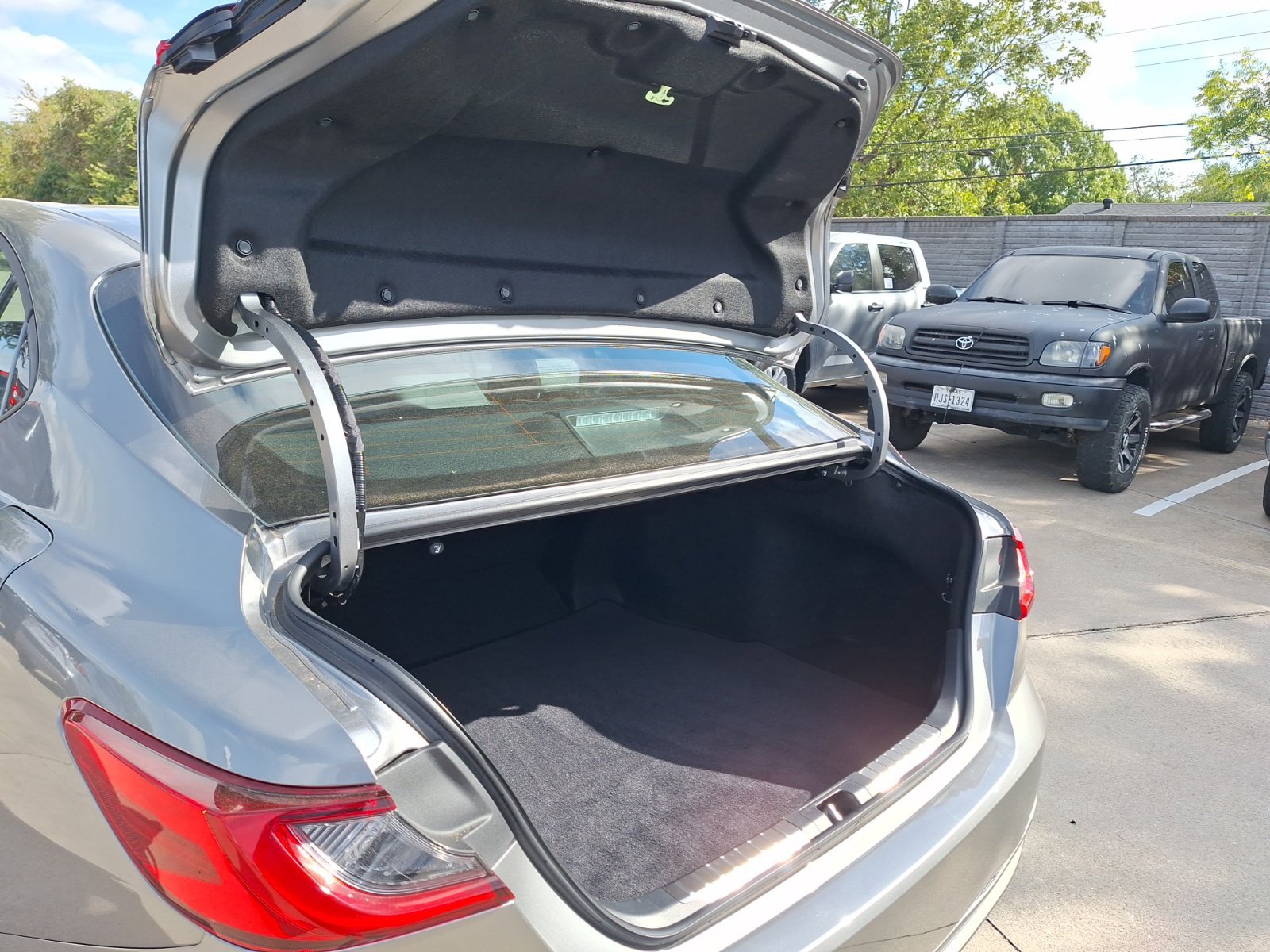 Used 2025 Toyota Camry XSE FWD image 35