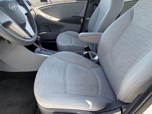 Used 2017 Hyundai Accent SE FWD image 9