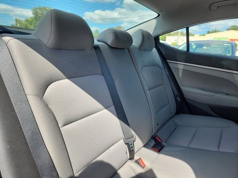 Used 2018 Hyundai Elantra SE image 29
