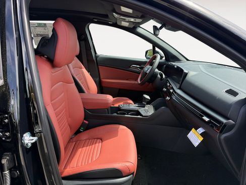 New 2026 Kia Sportage SX FWD image 19