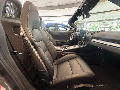 Used 2024 Porsche 718 Boxster RWD image 27