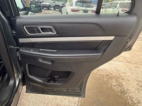 Used 2016 Ford Explorer XLT w/ Equipment Group 202A AWD/4WD image 16