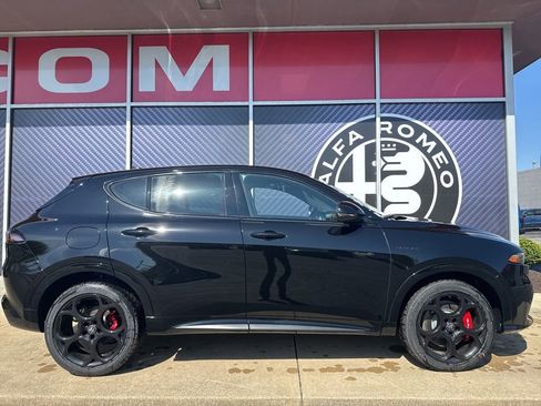 New 2026 Alfa Romeo Tonale w/ Quick Order Package 23H Volce AWD/4WD image 2
