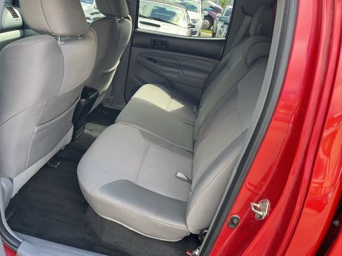 Used 2015 Toyota Tacoma 4x4 Double Cab w/ TRD Sport Package image 12