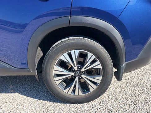 Used 2023 Nissan Rogue SV w/ SV Premium B Package image 16