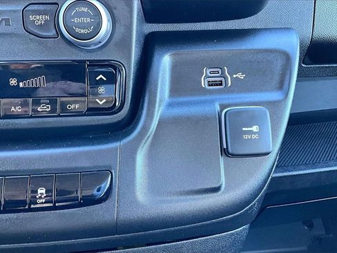 Used 2024 RAM ProMaster 2500 w/ Convenience Group image 30