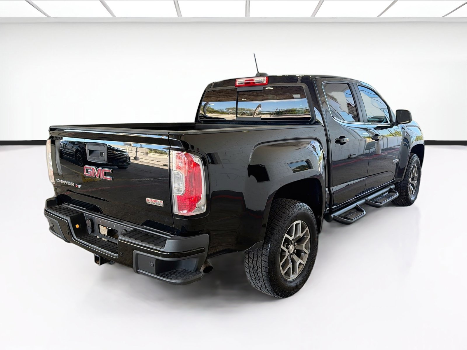Used 2019 GMC Canyon All Terrain w/ All Terrain X Package AWD/4WD image 4