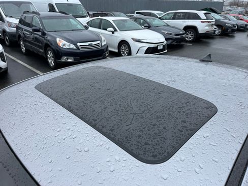 Used 2025 Hyundai Elantra SEL image 29