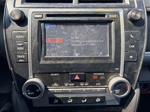 Used 2012 Toyota Camry SE image 18