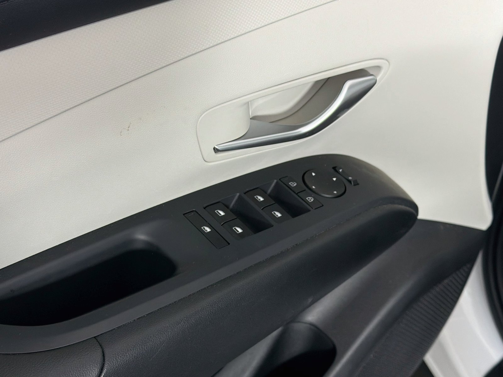Used 2026 Hyundai Tucson SEL FWD image 19