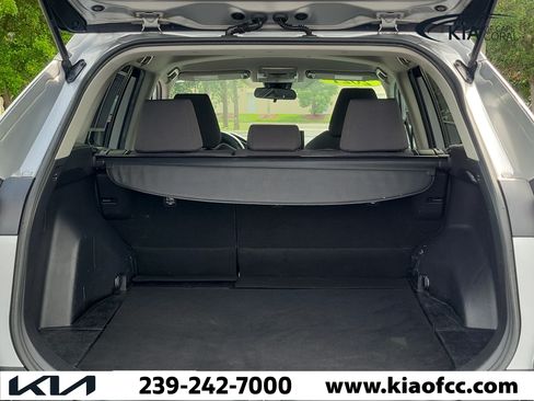 Used 2021 Toyota RAV4 XLE FWD image 8