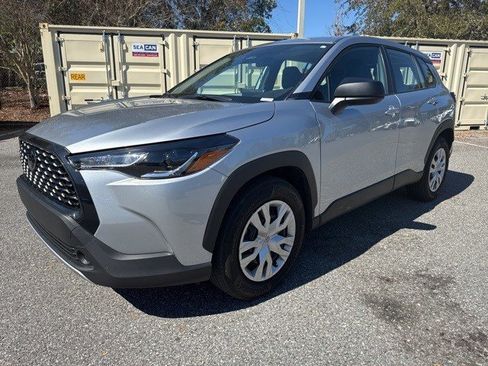 Used 2025 Toyota Corolla Cross L image 1