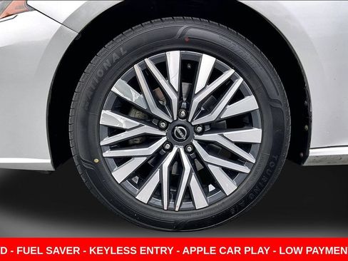 Used 2024 Nissan Altima 2.5 SV AWD/4WD image 30