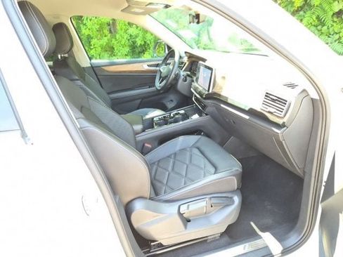 Used 2025 Volkswagen Atlas SE AWD/4WD image 11