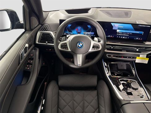 New 2026 BMW X5 xDrive50e w/ M Sport Package AWD/4WD image 24
