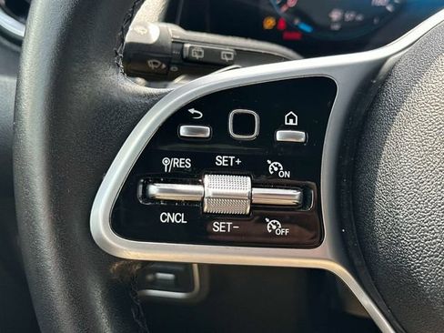 Used 2022 Mercedes-Benz GLB 250 4MATIC image 21