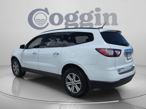 Used 2017 Chevrolet Traverse LT FWD image 3