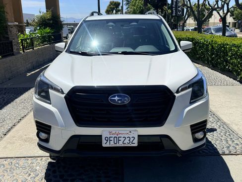 Used 2023 Subaru Forester Premium AWD/4WD image 2