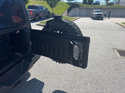 Used 2023 Jeep Wrangler Sport AWD/4WD image 7