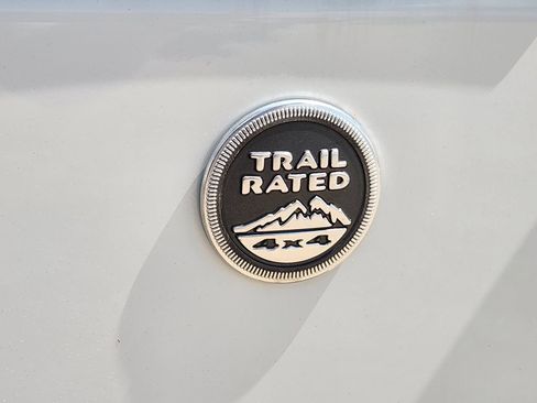 Used 2016 Jeep Wrangler Unlimited Rubicon w/ Connectivity Group AWD/4WD image 12