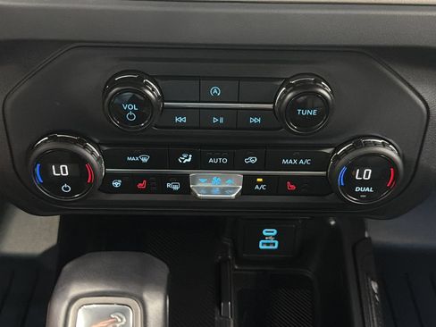 Used 2025 Ford Bronco Outer Banks AWD/4WD image 23
