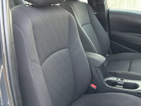 Used 2025 Toyota Corolla LE w/ Convenience Package FWD image 8