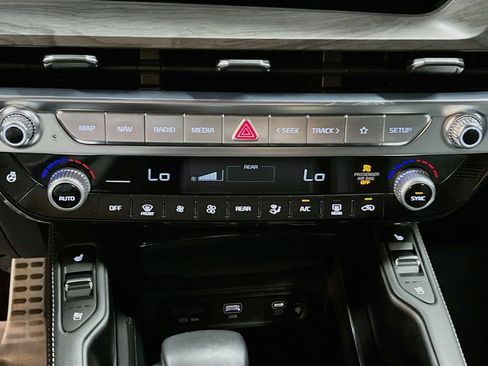 Used 2025 Kia Telluride SX X-Line AWD/4WD image 16